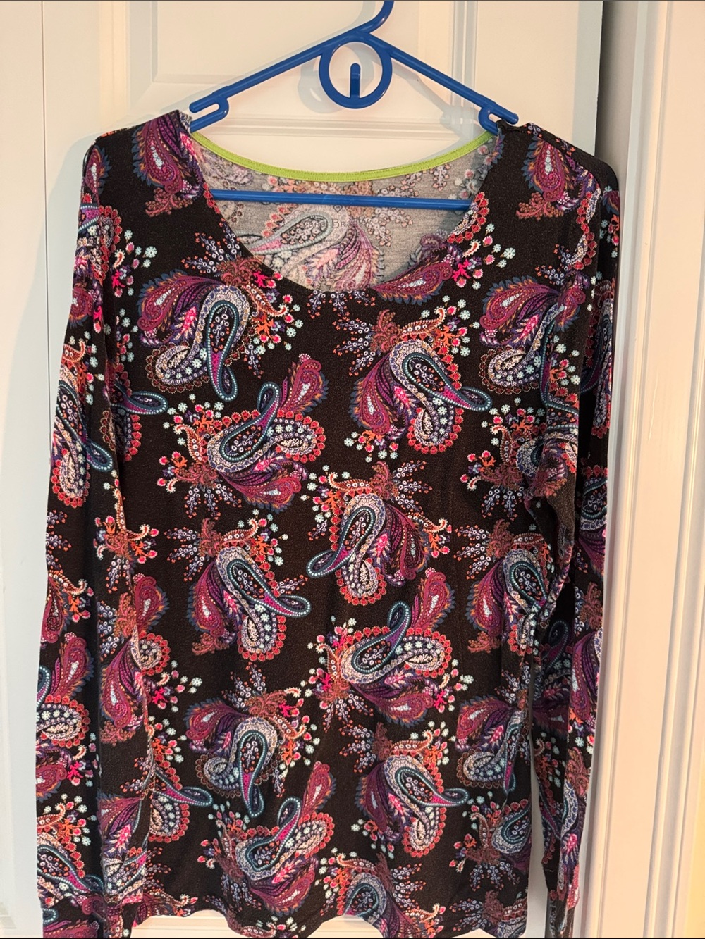 Vera Bradley Black Long-Sleeve Top. Great Under-scrub top!